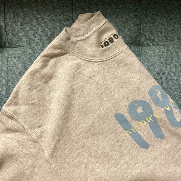 Spotify Fans First Gray '1989 (Taylor's Version)' Crewneck, Heather gray - Picture 6 of 8